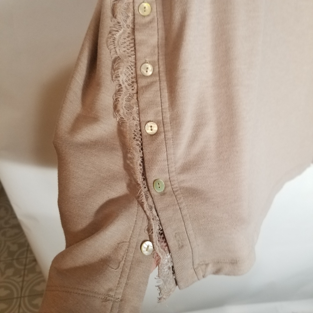 LOGO Lounge Lori Goldstein Women's XL Beige Pullover Button Lace Side Detail - Picture 2 of 9